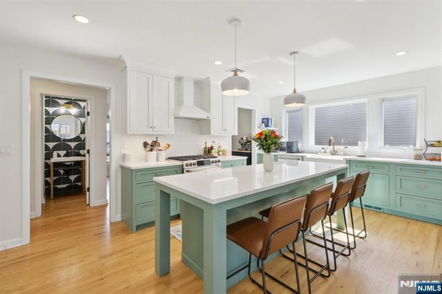 67 Woodland Avenue, Verona, NJ 07044