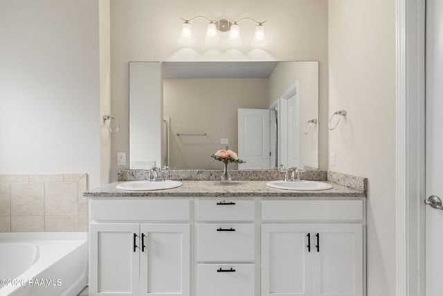 202 Rue Cordorcet, Youngsville, LA 70592