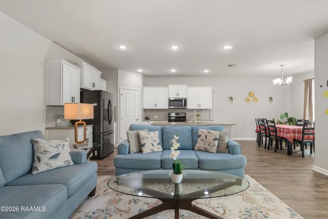 202 Rue Cordorcet, Youngsville, LA 70592