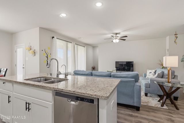 202 Rue Cordorcet, Youngsville, LA 70592