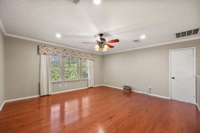 1018 Brook Arbor Drive, Mansfield, TX 76063