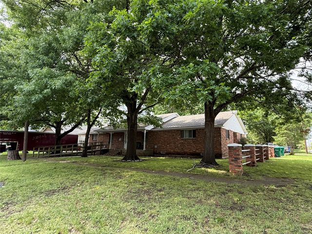 320 N Cleveland Avenue, Sherman, TX 75090