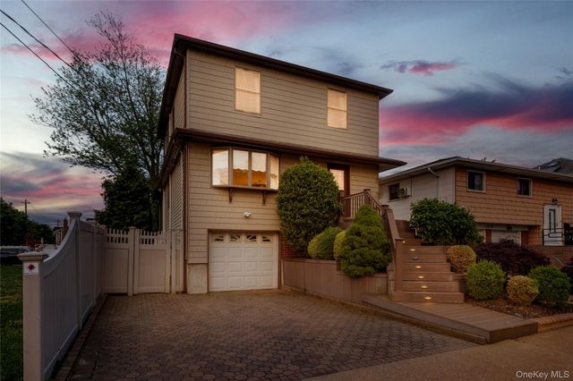 2575 Bayview Avenue, Wantagh, NY 11793