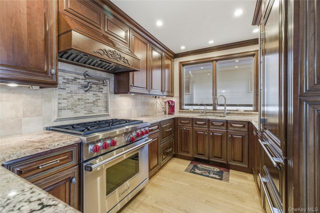 2575 Bayview Avenue, Wantagh, NY 11793