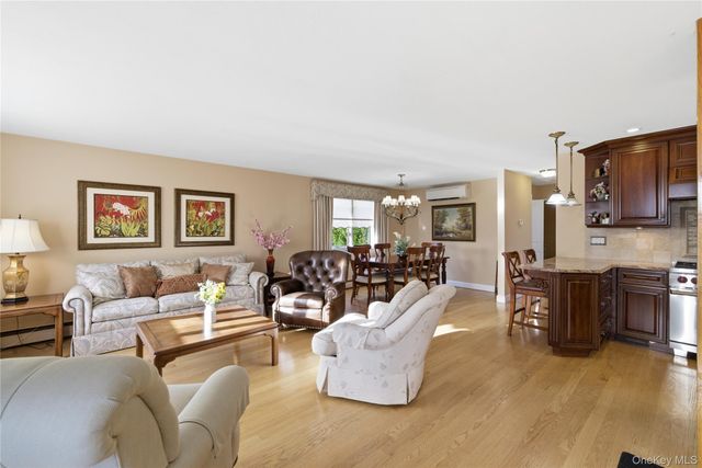 2575 Bayview Avenue, Wantagh, NY 11793