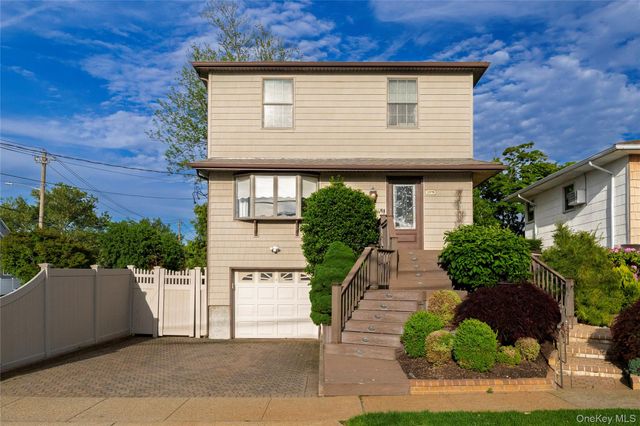 2575 Bayview Avenue, Wantagh, NY 11793