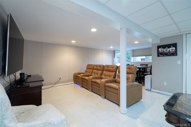 2575 Bayview Avenue, Wantagh, NY 11793