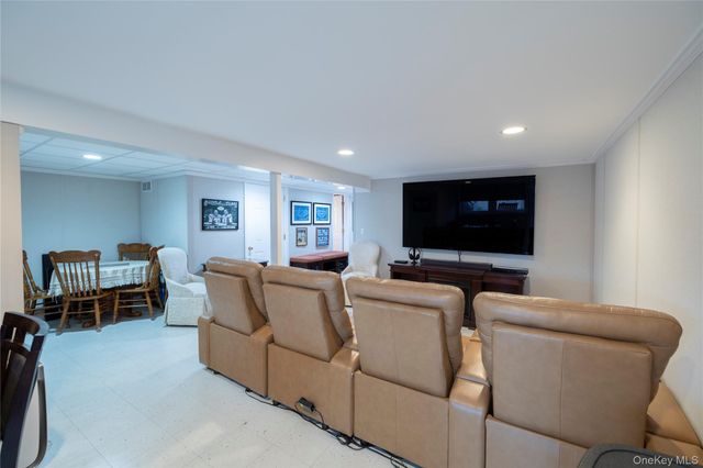 2575 Bayview Avenue, Wantagh, NY 11793