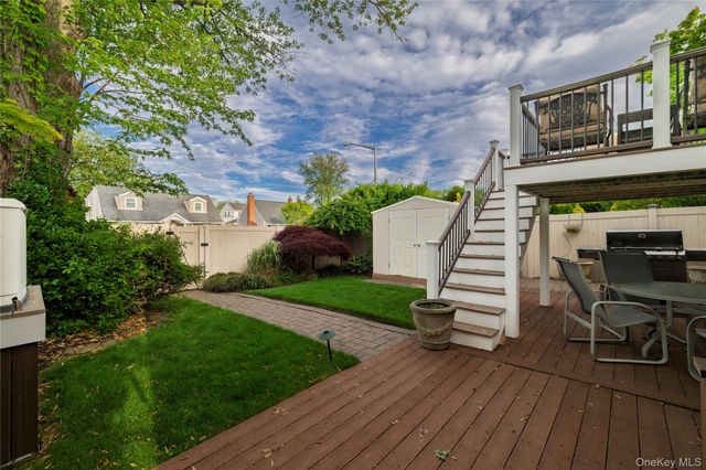 2575 Bayview Avenue, Wantagh, NY 11793
