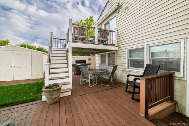 2575 Bayview Avenue, Wantagh, NY 11793