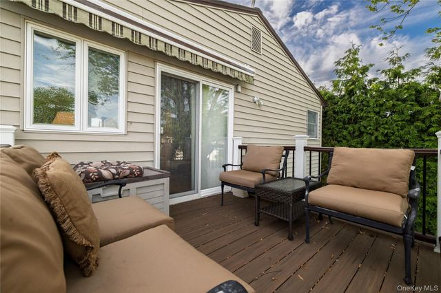 2575 Bayview Avenue, Wantagh, NY 11793