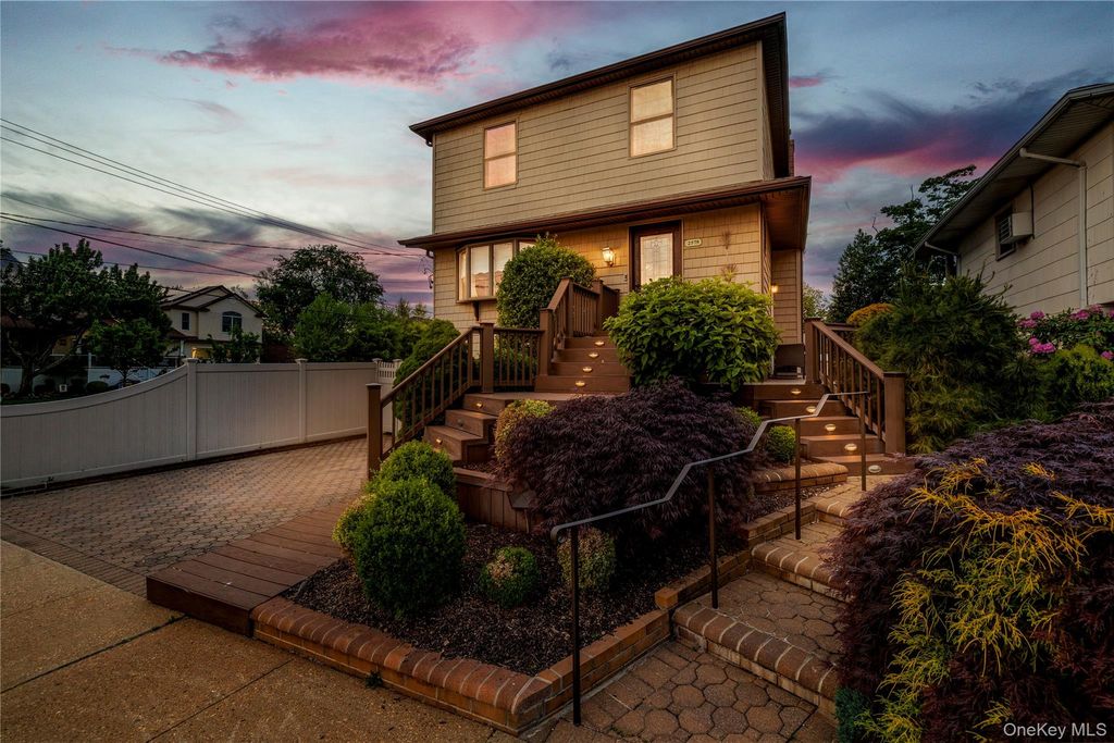 2575 Bayview Avenue, Wantagh, NY 11793