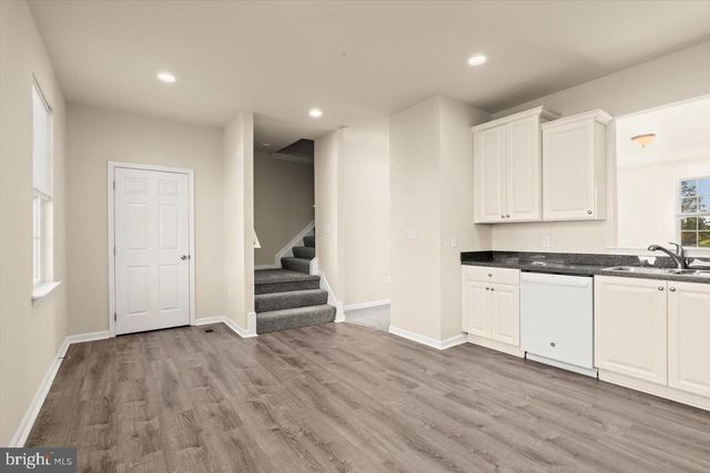 1 KARENDALE CT, Baltimore, MD 21244