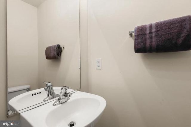 1 KARENDALE CT, Baltimore, MD 21244