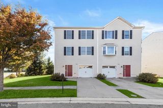 1 KARENDALE CT, Baltimore, MD 21244