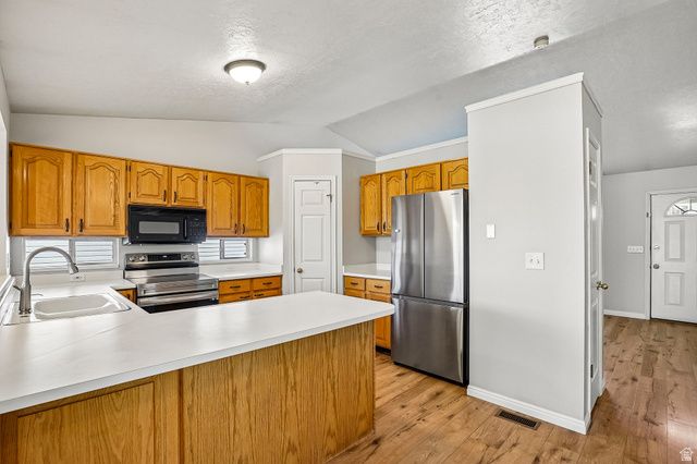 1115 W 2600 N, Layton, UT 84041