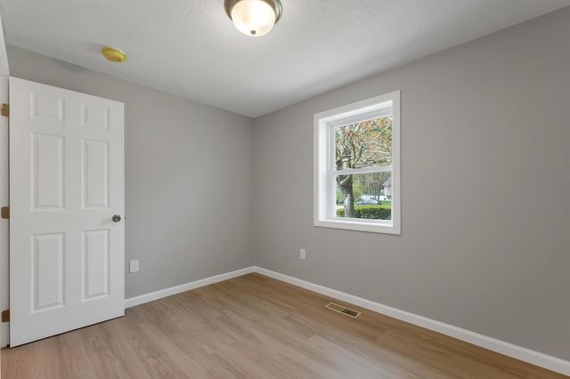 26 Packard Drive, Merrimack, NH 03054