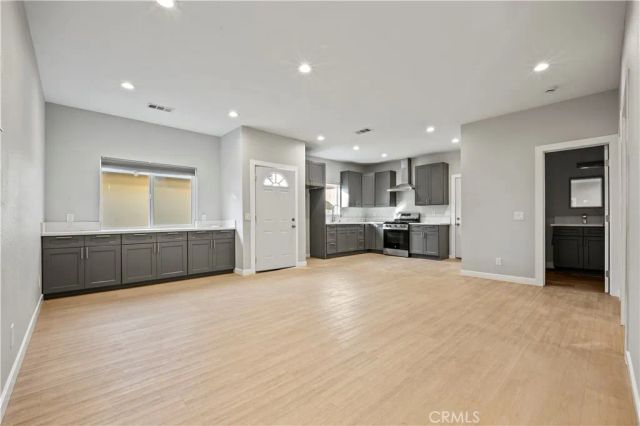 1584 W Wakefield Avenue B, Anaheim, CA 92802