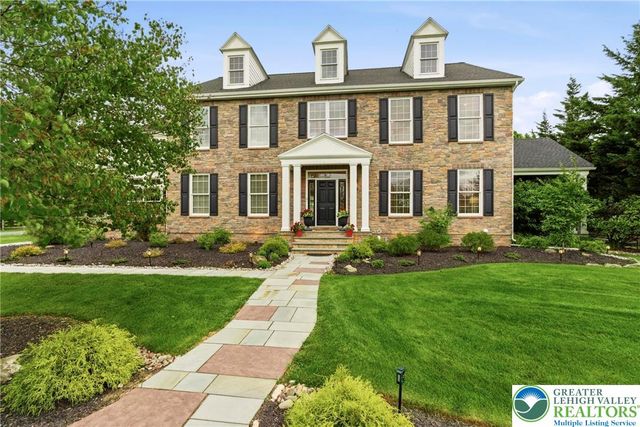 1866 Obriens Court, Lower Saucon Twp, PA 18015