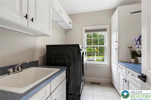 1866 Obriens Court, Lower Saucon Twp, PA 18015
