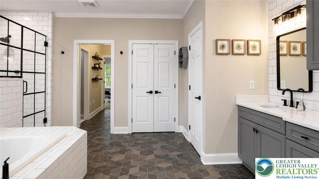 1866 Obriens Court, Lower Saucon Twp, PA 18015