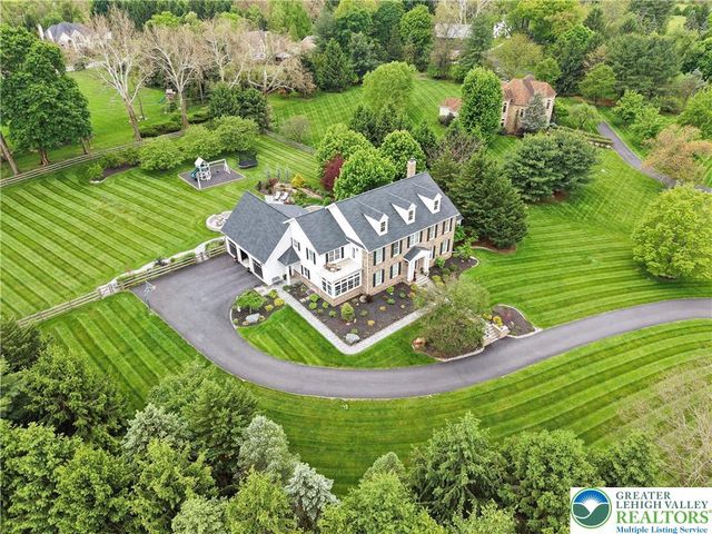1866 Obriens Court, Lower Saucon Twp, PA 18015