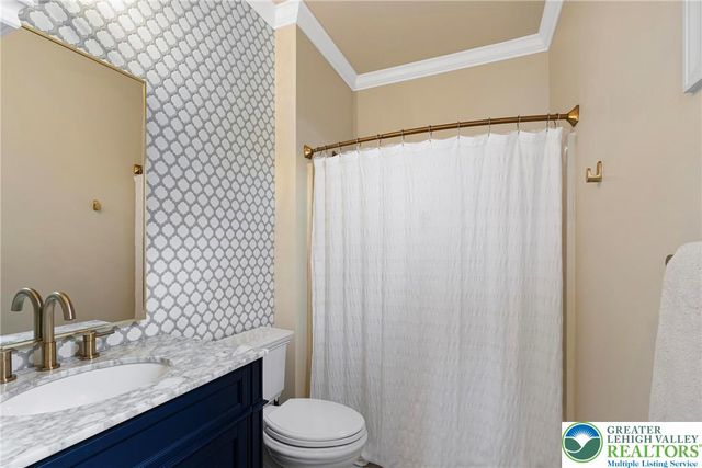 1866 Obriens Court, Lower Saucon Twp, PA 18015