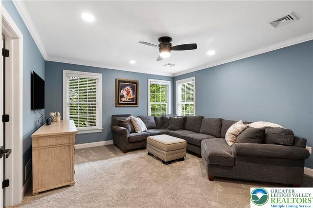 1866 Obriens Court, Lower Saucon Twp, PA 18015