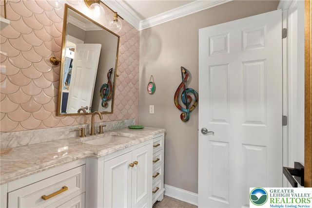 1866 Obriens Court, Lower Saucon Twp, PA 18015