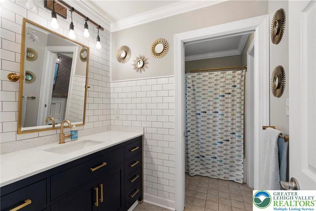 1866 Obriens Court, Lower Saucon Twp, PA 18015