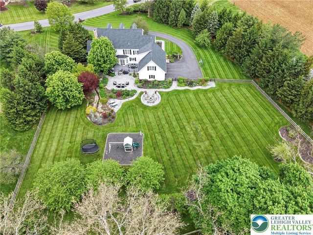 1866 Obriens Court, Lower Saucon Twp, PA 18015