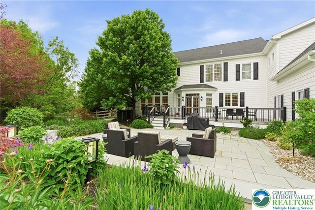 1866 Obriens Court, Lower Saucon Twp, PA 18015