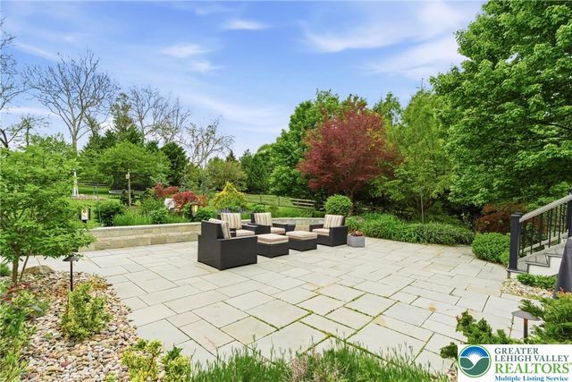 1866 Obriens Court, Lower Saucon Twp, PA 18015