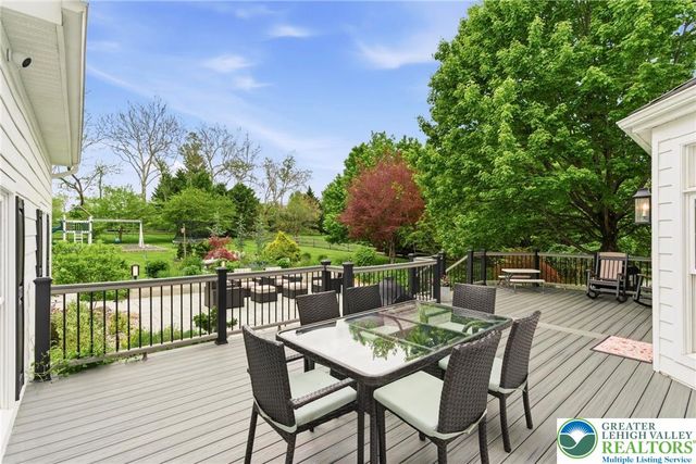 1866 Obriens Court, Lower Saucon Twp, PA 18015