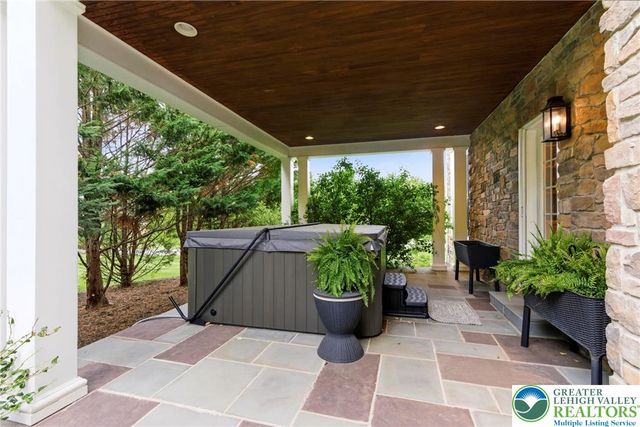 1866 Obriens Court, Lower Saucon Twp, PA 18015