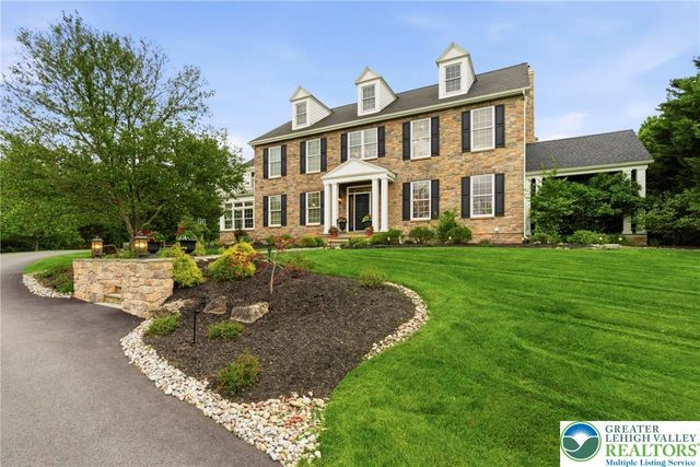 1866 Obriens Court, Lower Saucon Twp, PA 18015
