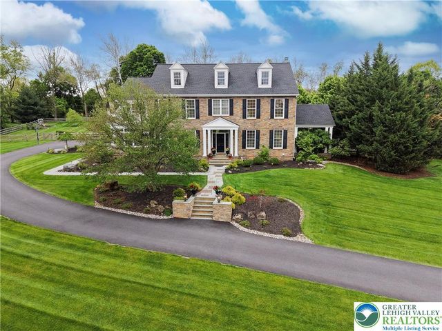 1866 Obriens Court, Lower Saucon Twp, PA 18015