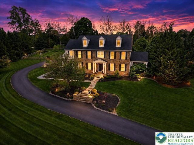1866 Obriens Court, Lower Saucon Twp, PA 18015
