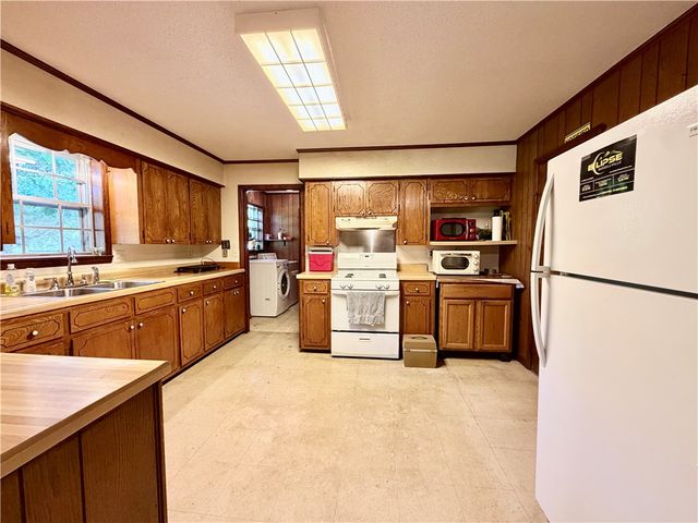 1309 Old Hwy 124, Russellville, AR 72802