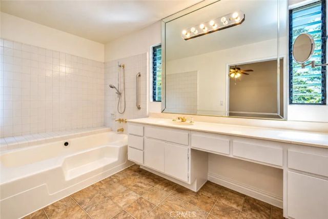 3421 Timber Lake 42, Costa Mesa, CA 92626