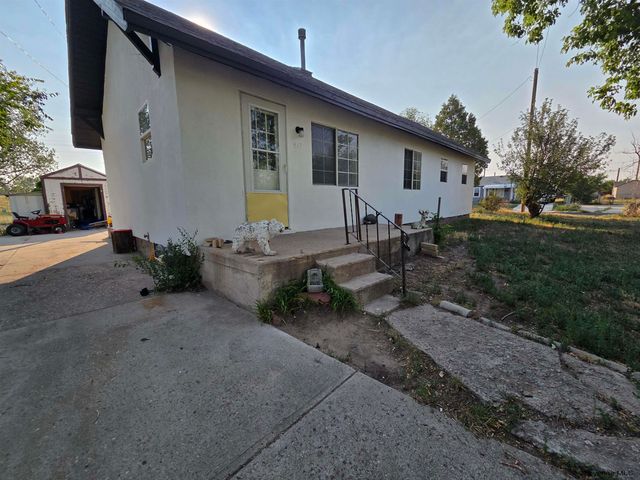 817 W 9TH ST, Cheyenne, WY 82001