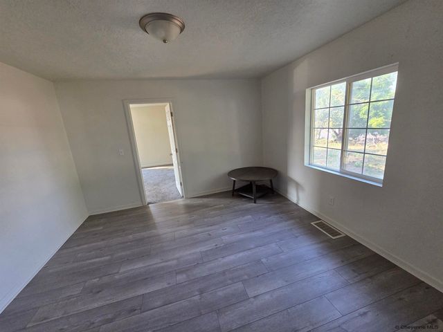 817 W 9TH ST, Cheyenne, WY 82001