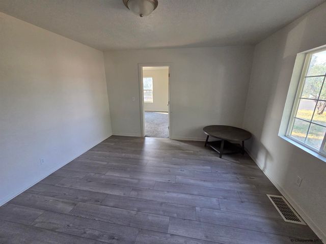 817 W 9TH ST, Cheyenne, WY 82001