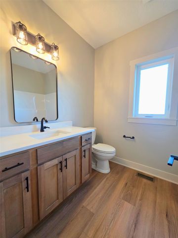 2308 N 7th Street, Indianola, IA 50125