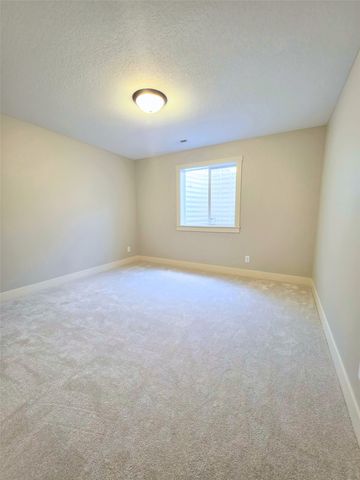 2308 N 7th Street, Indianola, IA 50125