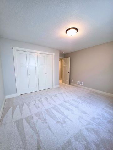 2308 N 7th Street, Indianola, IA 50125