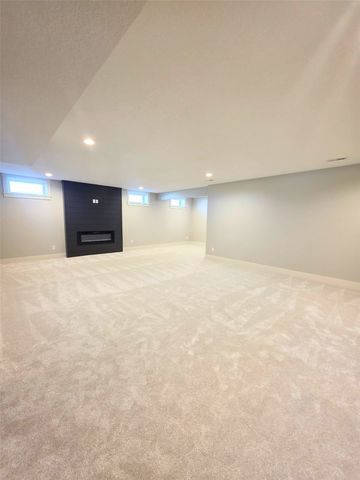 2308 N 7th Street, Indianola, IA 50125