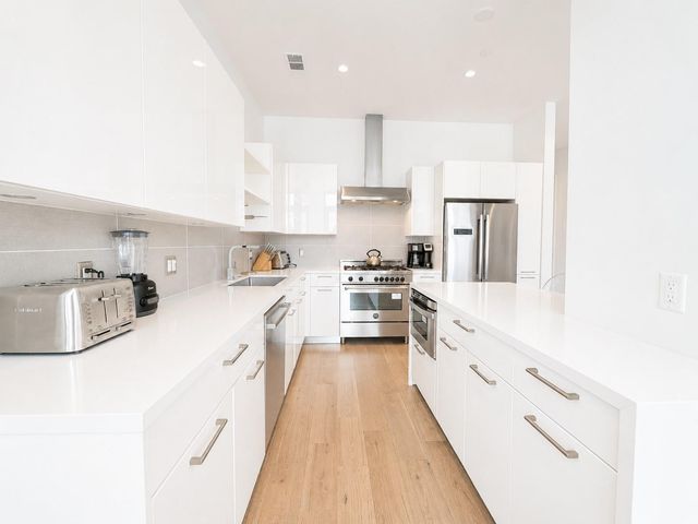 1211 Caroline Street 1608, Houston, TX 77002