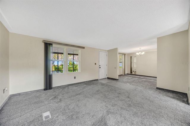 15615 WILLOWDALE ROAD, Tampa, FL 33625