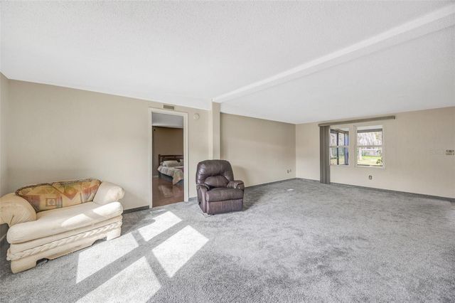 15615 WILLOWDALE ROAD, Tampa, FL 33625